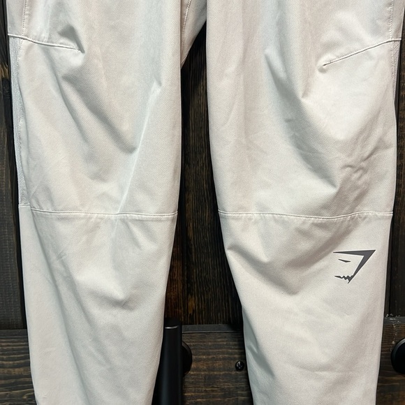 GymShark Hybrid Woven Pants S Grey Activewear Stretch Zipper Pockets Workout - Picture 4 of 16